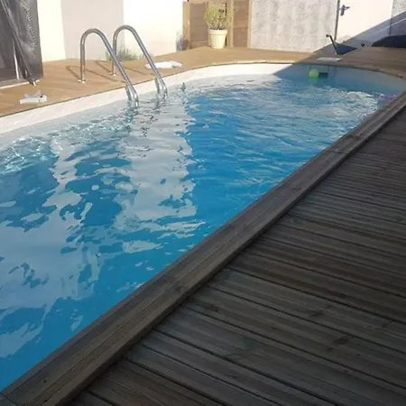 Hébergement de vacances Maison Avec Piscine à L'orée De La Forêt Vals-les-Bains