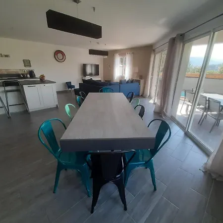 Maison Avec Piscine à L'orée De La Forêt Hébergement de vacances