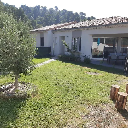 Hébergement de vacances Maison Avec Piscine à L'orée De La Forêt