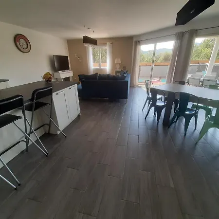 Maison Avec Piscine à L'orée De La Forêt