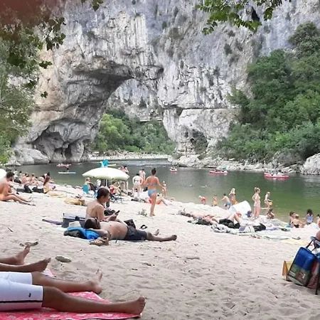 Hébergement de vacances Maison Avec Piscine à L'orée De La Forêt