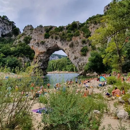 Maison Avec Piscine à L'orée De La Forêt Vals-les-Bains
